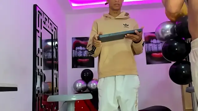 Offline EMPIRE_BOYS1 on StripChat