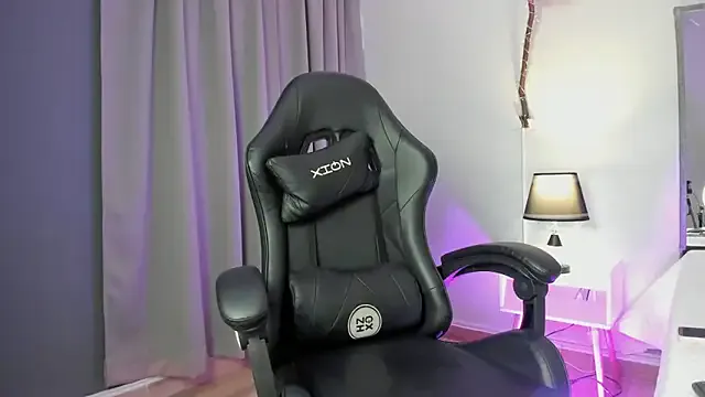 Offline emy_williams on StripChat