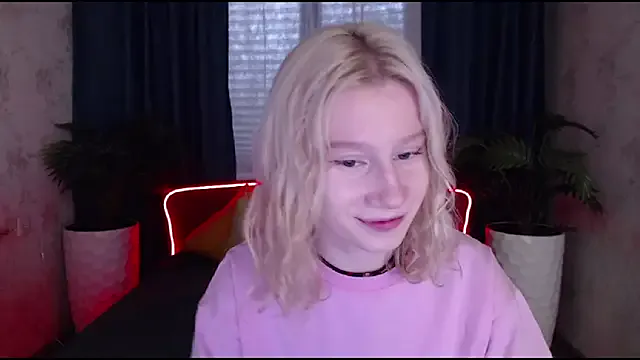 Offline EnigmaSee on StripChat