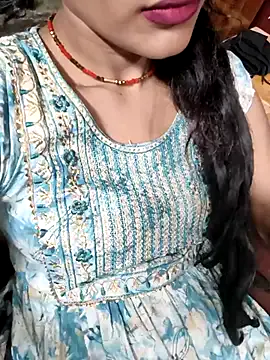 Offline Eshwari_Chopra on StripChat