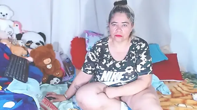 Offline estrellita_fugaz16x on StripChat