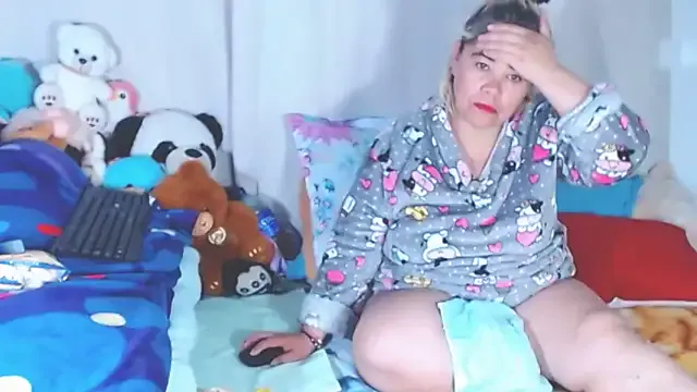 Offline estrellita_fugaz16x on StripChat