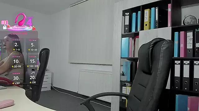 EvaaBaby from StripChat