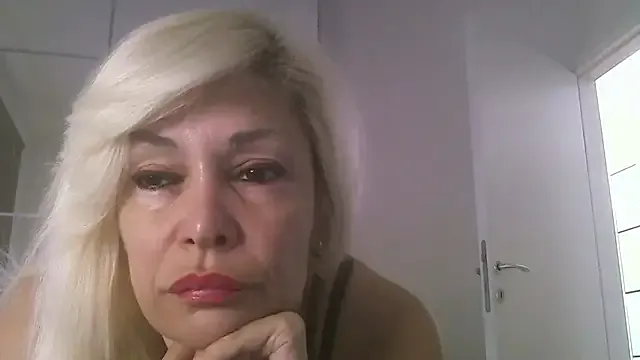 Offline EvaaMina on StripChat