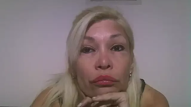 Offline EvaaMina on StripChat