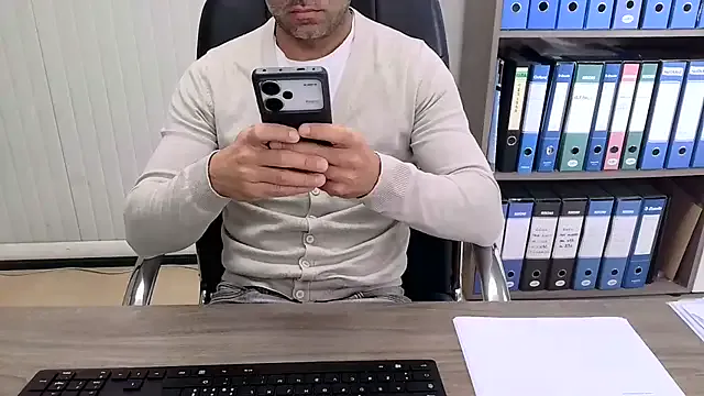 Offline Evasionee on StripChat