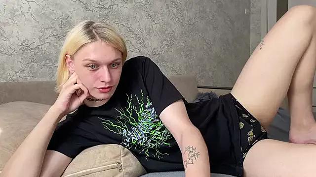evelina228 from StripChat