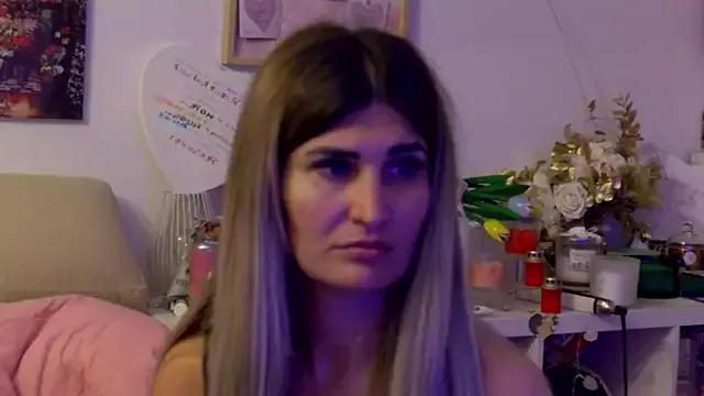 EvelynFrances from StripChat