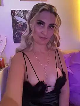EvelynFrances from StripChat