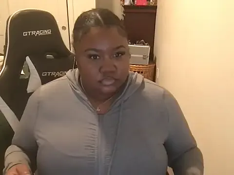 Freechat explosivekitty69 on StripChat