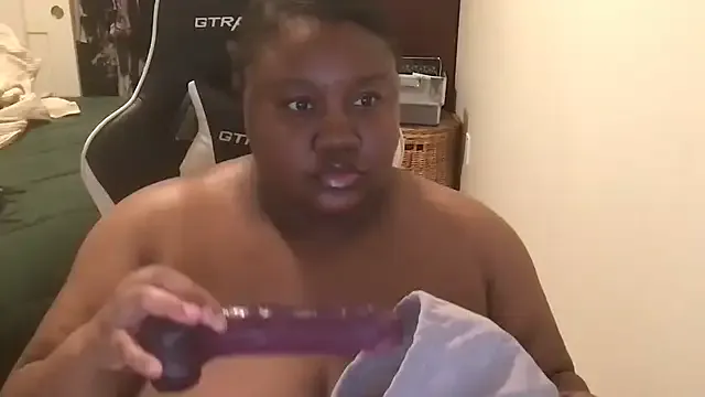 Freechat explosivekitty69 on StripChat