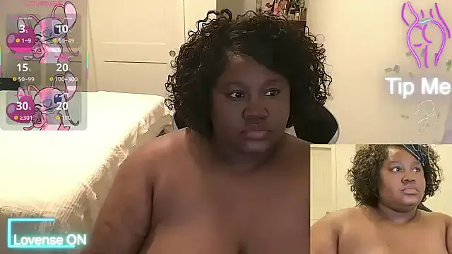 Freechat explosivekitty69 on StripChat