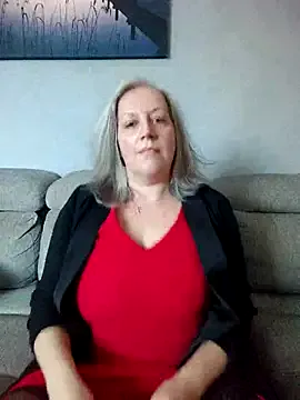 Offline Feelineducentre on StripChat