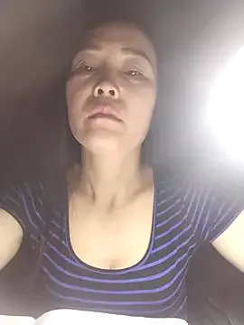 Offline Feeling-hot on StripChat