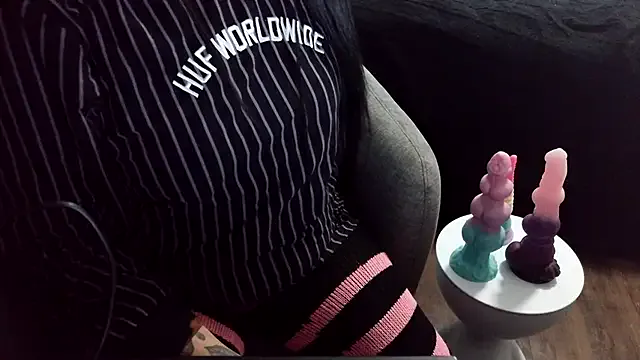 Offline fetishslut4u on StripChat