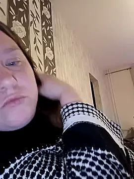 Offline Feuchtekitty92@xh on StripChat