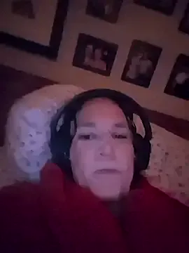 Offline forbiddenbabygirl on StripChat