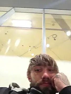 Offline Fuckboy4public on StripChat