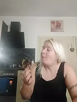 Offline GeileEstelle on StripChat