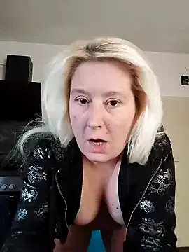 Offline GeileEstelle on StripChat