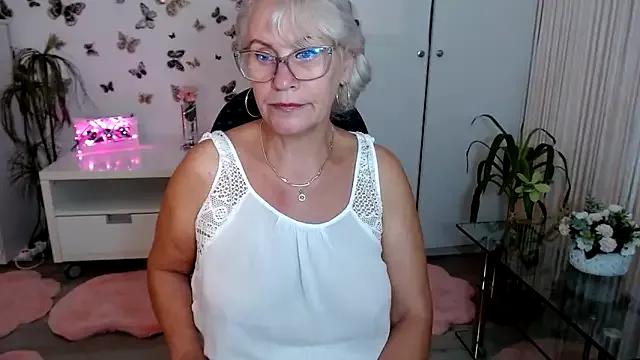 Ghertrude52 from StripChat is Freechat