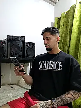 Offline giannis090 on StripChat