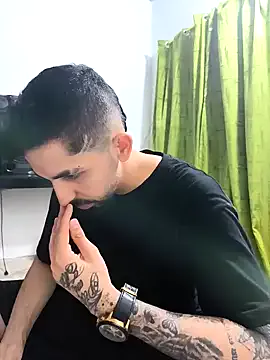 Offline giannis090 on StripChat