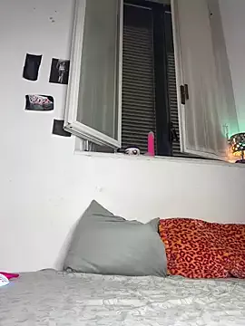 Offline giuli_zerozero on StripChat