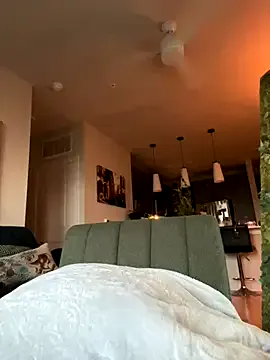 Offline goldbuni on StripChat