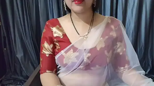 Freechat goldiwets on StripChat