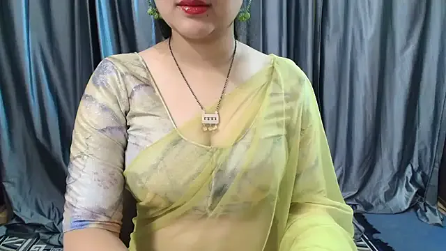 Freechat goldiwets on StripChat