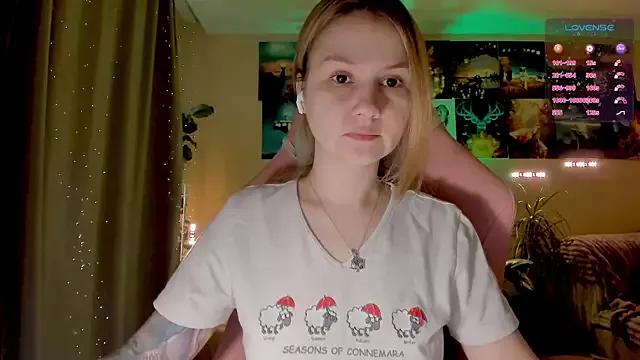 GoodWitch_ from StripChat