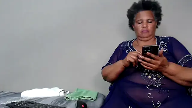 Freechat GrandBustyMelon on StripChat