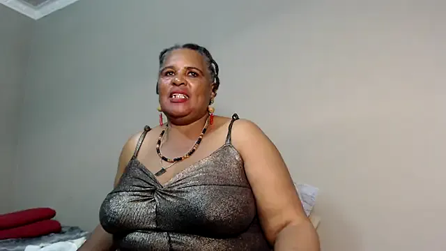 Freechat GrandBustyMelon on StripChat