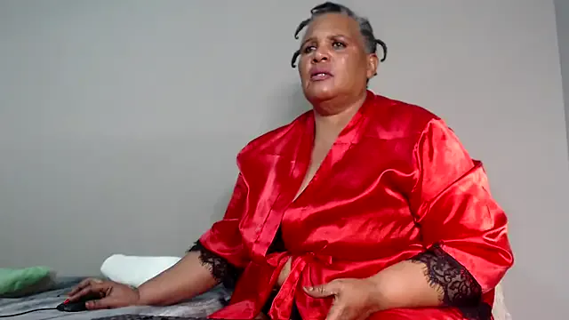 Freechat GrandBustyMelon on StripChat