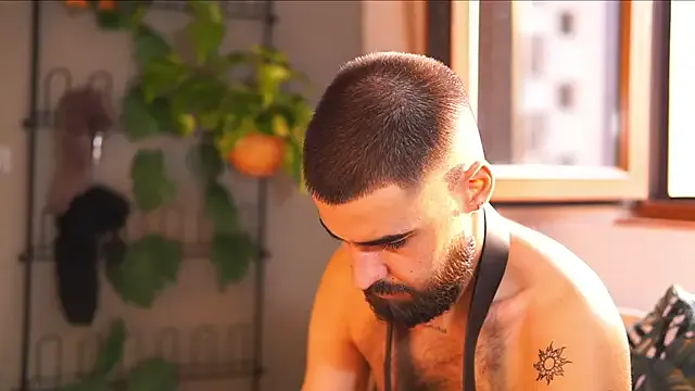 Offline HairyRobxxx on StripChat