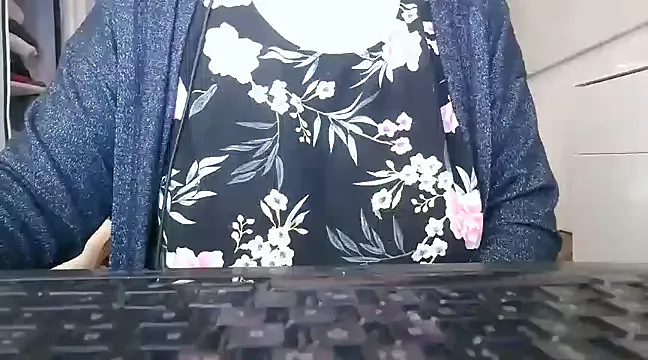 Offline heidilein65 on StripChat