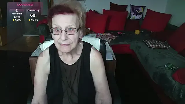 Freechat HeisseomaOriginal on StripChat