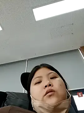 Offline hello098712 on StripChat