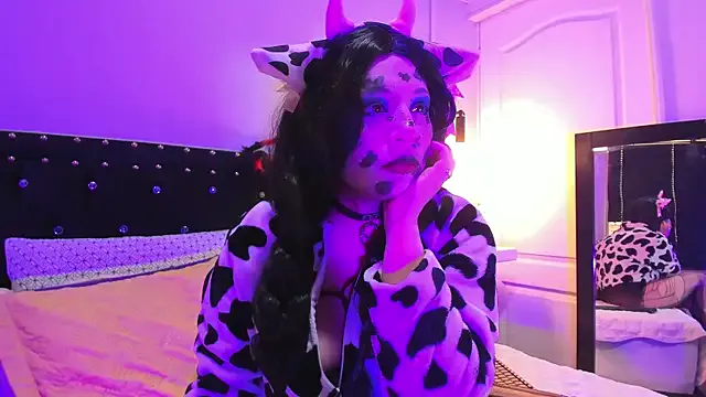 Freechat hey_noraly on StripChat