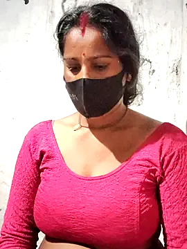 Offline Hey_Ziya on StripChat