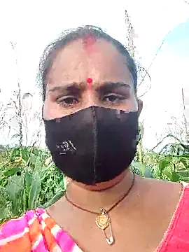 Offline Hey_Ziya on StripChat