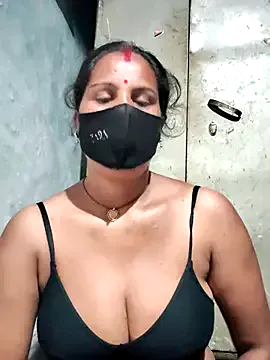 Offline Hey_Ziya on StripChat