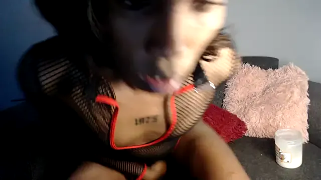 Freechat hoittytoittyxx on StripChat