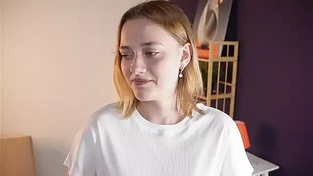 HollieCollelo from StripChat