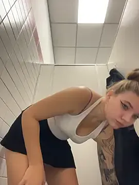 Offline Holy_Tereza on StripChat