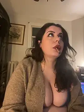 Offline holyeroticss on StripChat