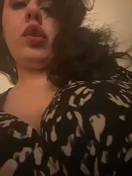 Offline holyeroticss on StripChat