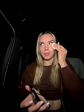 HopeHeaven — Finger pussy view down