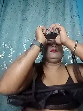 Freechat hornypriya696 on StripChat